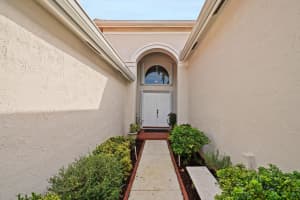 690 Fox Creek Ct, Weston, FL 33327 - MLS#F10541055