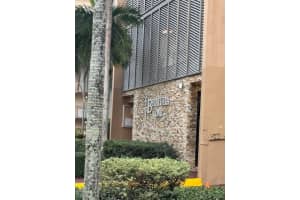 3301 N Country Club Dr 506, Miami, FL 33180 - MLS#F10541068