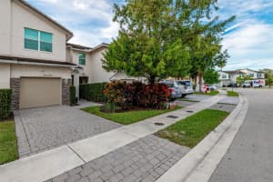 4339 Lago Dr 4339, Pompano Beach, FL 33064 - MLS#F10541115