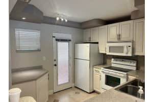 403 Nw 68th Ave 202, Plantation