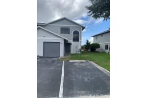 312 Nw 106th Te 312, Pembroke Pines