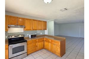 928 S Federal Hwy 25, Lake Worth Beach, FL 33460 - MLS#F10541473