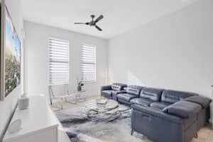 511 SE 5th Ave 2412, Fort Lauderdale, FL 33301 - MLS#F10541526