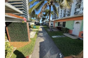 820 N Ocean Blvd 8, Pompano Beach, FL 33062 - MLS#F10541565