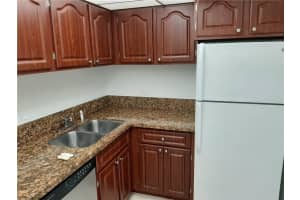 3650 Inverrary Dr 3Q, Lauderhill, FL 33319 - MLS#F10541570