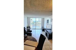 121 Golden Isles Dr 904, Hallandale Beach, FL 33009 - MLS#F10541605