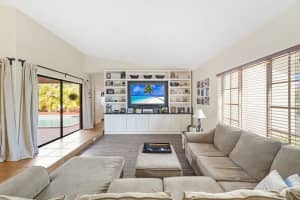 18910 W Oakmont, Hialeah, FL 33015 - MLS#F10541632