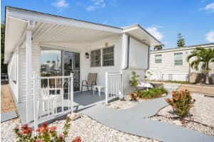 8573 Sw 16th St, Davie