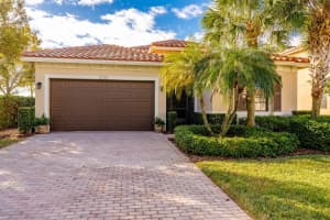 4725 55th St, Vero Beach, FL 32967 - MLS#F10541694