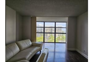 400 Leslie Drive, Hallandale Beach, FL 33009 - MLS#F10541701