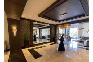 20505 Country Club Drive, Miami, FL 33180 - MLS#F10541756