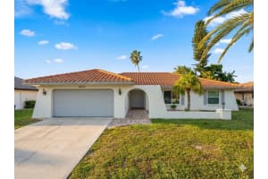 27153 Edenbridge CT, Bonita Springs, FL 34135 - MLS#F10541802