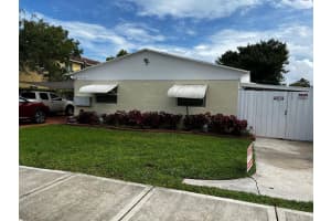 316 NE 3rd St 2, Hallandale Beach, FL 33009 - MLS#F10541867