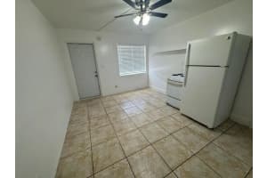 316 NE 3rd St 2, Hallandale Beach, FL 33009 - MLS#F10541867