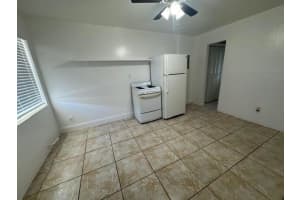 316 NE 3rd St 2, Hallandale Beach, FL 33009 - MLS#F10541867