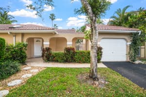 1427 Seagrape Cir, Weston