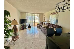 9041 Sunrise Lakes Boulevard, Sunrise, FL 33322 - MLS#F10542010