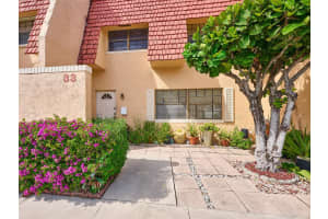 33 Spinning Wheel Lane, Tamarac, FL 33319 - MLS#F10542027