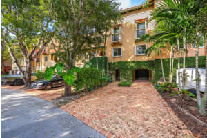 6204 Paradise Point Drive, Palmetto Bay, FL 33157 - MLS#F10542062