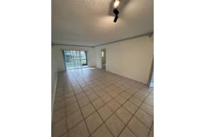 8000 Fairview Dr 102, Tamarac, FL 33321 - MLS#F10542112