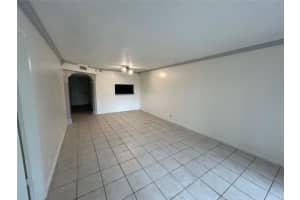 8000 Fairview Dr 102, Tamarac, FL 33321 - MLS#F10542112