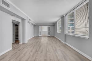 5005 Collins Ave PH6, Miami Beach, FL 33140 - MLS#F10542180