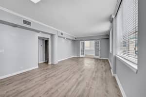 5005 Collins Ave PH6, Miami Beach, FL 33140 - MLS#F10542180