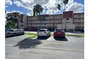 1000 Country Club Dr 403, Margate, FL 33063 - MLS#F10542204