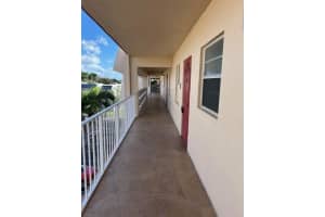 1000 Country Club Dr 403, Margate, FL 33063 - MLS#F10542204