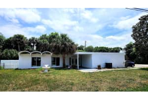 1715 York Ct, Fort Pierce, FL 34982 - MLS#F10542215
