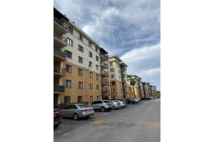 9300 Fontainebleau Boulevard, Miami, FL 33172 - MLS#F10542251