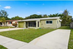 4700 SW 34th Ave, Fort Lauderdale, FL 33312 - MLS#F10542480