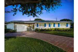 7981 Edgewater Dr, West Palm Beach