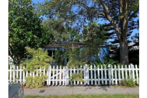 1635 Ne 160th St, North Miami Beach