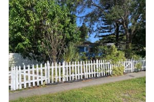 1635 NE 160th St, North Miami Beach, FL 33162 - MLS#F10542536