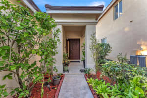 1059 Golden Cane Dr, Weston, FL 33327 - MLS#F10542553