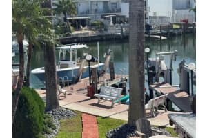 814 Ne 25 64 Hallandale Beach, FL 33009 - Off Market