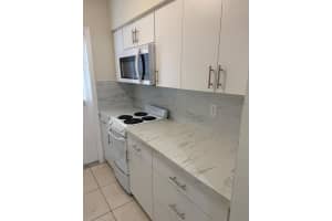 101 SE 9th St 7, Hallandale Beach, FL 33009 - MLS#F10542753