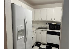 3090 NW 46th Avenue 212C, Lauderdale Lakes, FL 33313 - MLS#F10542780