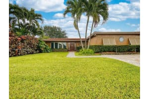 4815 Cleveland St Hollywood, FL 33021 - Off Market