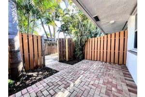 758 NE 13th Ct 1, Fort Lauderdale, FL 33304 - MLS#F10542859