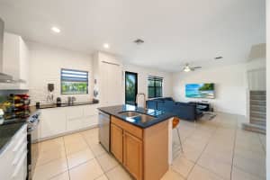 631 NE 191st Ter, Miami, FL 33179 - MLS#F10542861