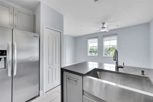 150 Jacaranda Country Club Dr 200, Plantation, FL 33324 - MLS#F10542907