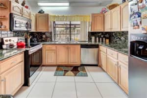 7145 NW 49th Ct, Lauderhill, FL 33319 - MLS#F10542916