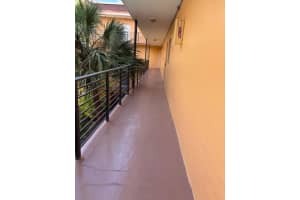 365 NE 125th St 302, North Miami, FL 33161 - MLS#F10543073