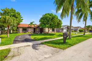 8211 SW 13th Ct, North Lauderdale, FL 33068 - MLS#F10543180