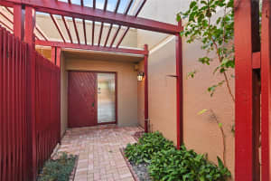 1111 Windward Dr, Pembroke Pines, FL 33026 - MLS#F10543222