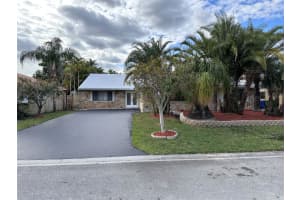 676 107th Lane, Coral Springs, FL 33071 - MLS#F10543354