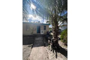 2956 NW 49th St, Miami, FL 33142 - MLS#F10543388