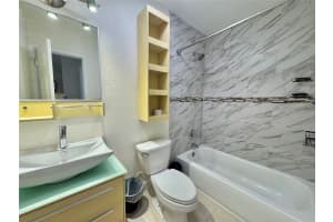 660 NE 11th Ave 203, Fort Lauderdale, FL 33304 - MLS#F10543414